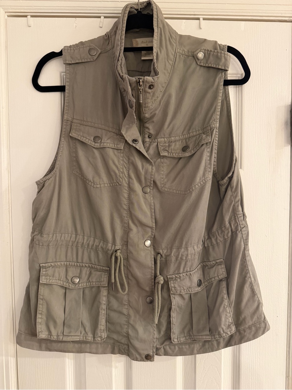 Altar’d State 100% Tencel Utility Cargo Vest Taupe Khaki Women’s XL